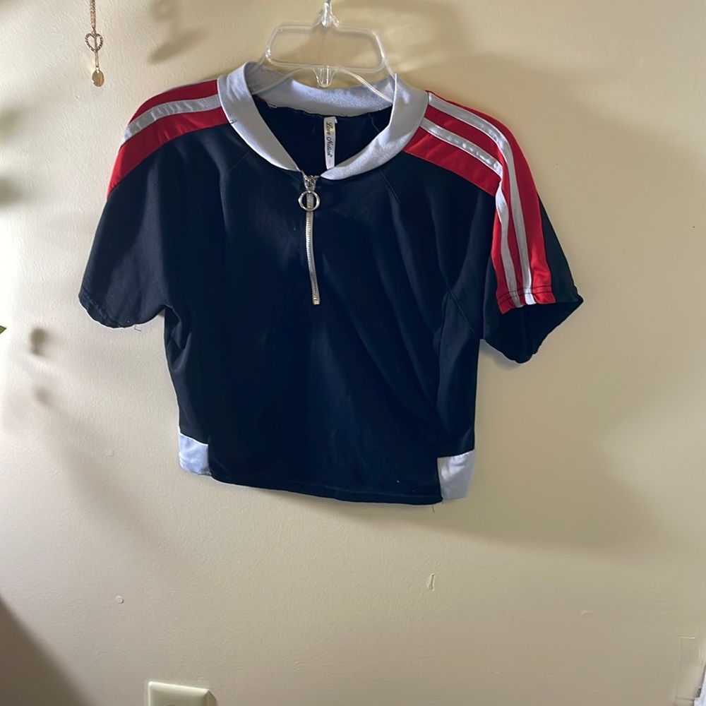 Cute Black Zip Up Crop Top